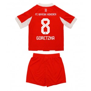 Fotbalové Dres Bayern Munich Leon Goretzka #8 Dětské Domácí Oblečení 2025-26 Krátký Rukáv (+ trenýrky)